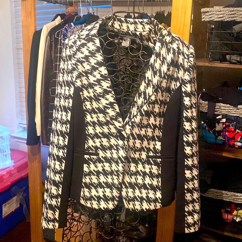 Black and White Houndstooth jacket.